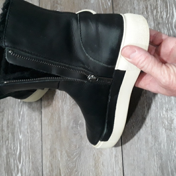 J Slides NYC black leather two zip lined ankle boots. Size 7 - Picture 7 of 10